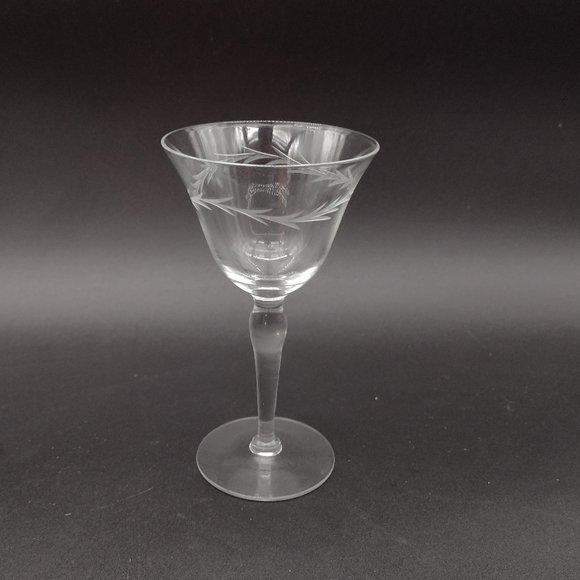 4 Etched Crystal Wine Glasses - Picture 4 of 11